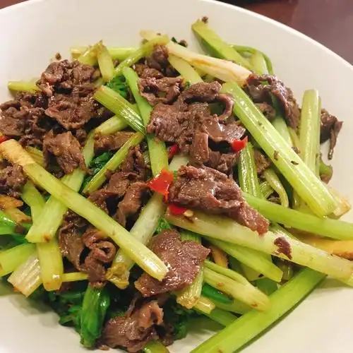 芹菜炒牛肉 chowkalin做的芹菜炒牛肉