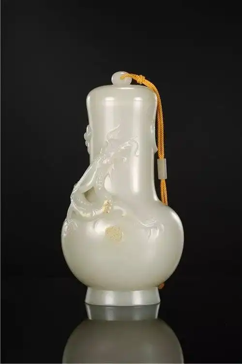 金奖 蟠龙瓶和田玉 24.5x9x12.5 张文胜 马秀芳 刘剑刚