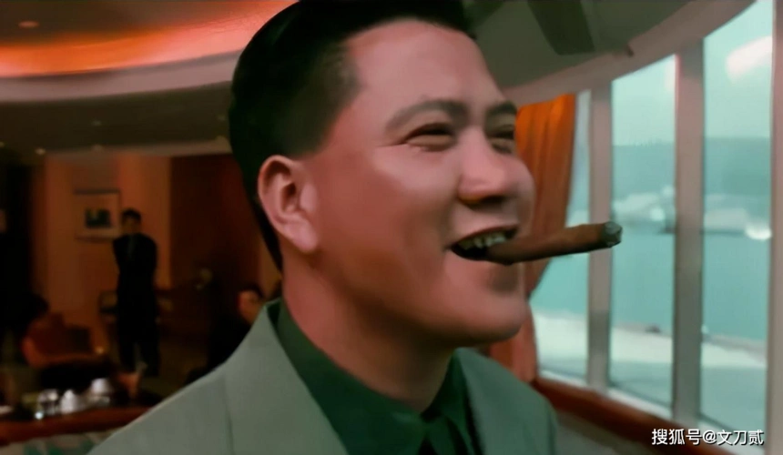 "香港教父"万梓良,向邓萃雯下跪拒绝周星驰,落魄还为港片出力