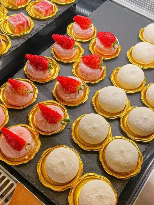 的季节了,快和商商分享下你喜欢哪种草莓类甜点吧(来源/壁纸颜究所