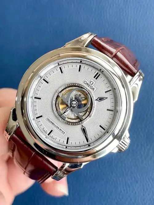 321计时都是弟弟,蝎子拉屎独一份的,中置陀飞轮,当年买这个,欧米茄就