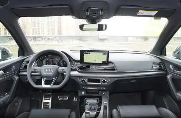 日前,全新奥迪q5l的谍照图疑似曝光,从图片上可以看到,新车的外观上