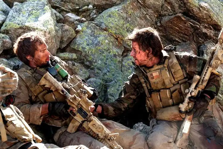 视频:一支美国海豹突击队深入敌后 遭到塔利班武装倾巢残忍围攻