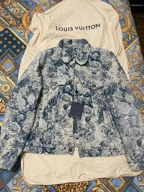 lvfw22秋冬秀款花卉牛仔外套