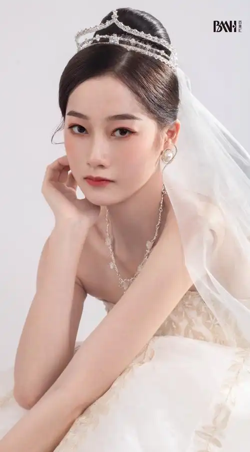 2021年秋季最流行的新娘造型,气质百搭,国庆结婚赶紧安排上