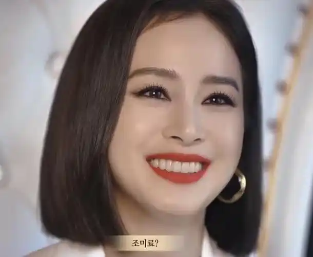 金泰熙晒照,一袭白色西装a到爆,手上2000多手机壳抢镜|rain|短发_网易