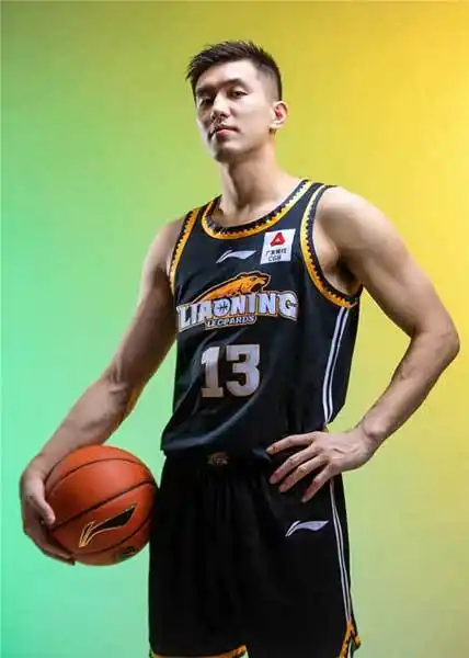 郭艾伦个人资料和图片-篮球明星-雷客网