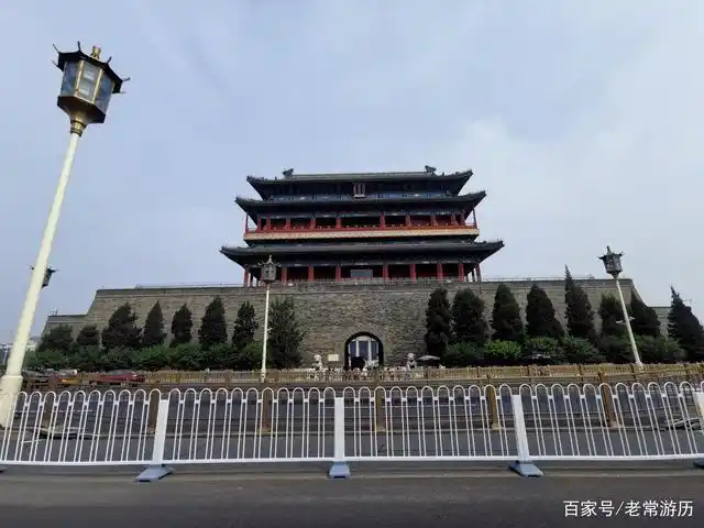 明清北京城内城城门之一 正阳门,没有勾的门!