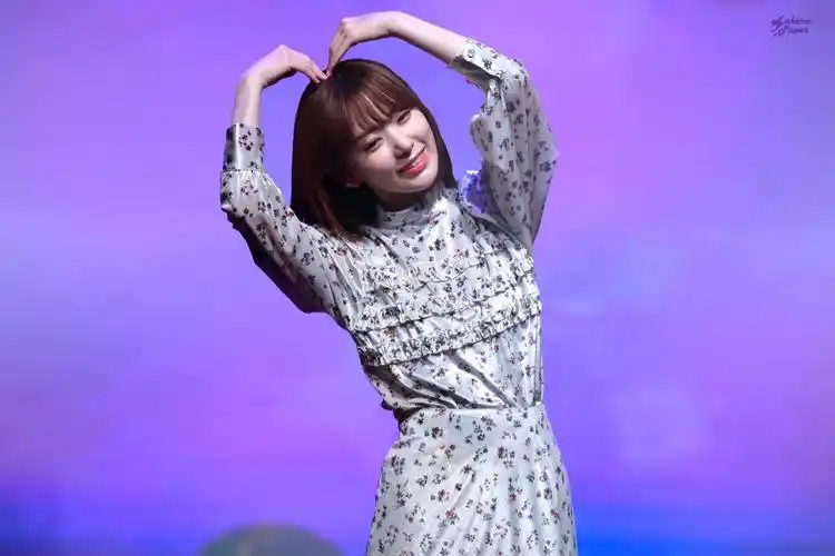 izone宫胁咲良sakura