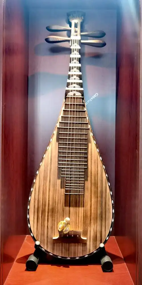 中国古音乐器芘芭琴