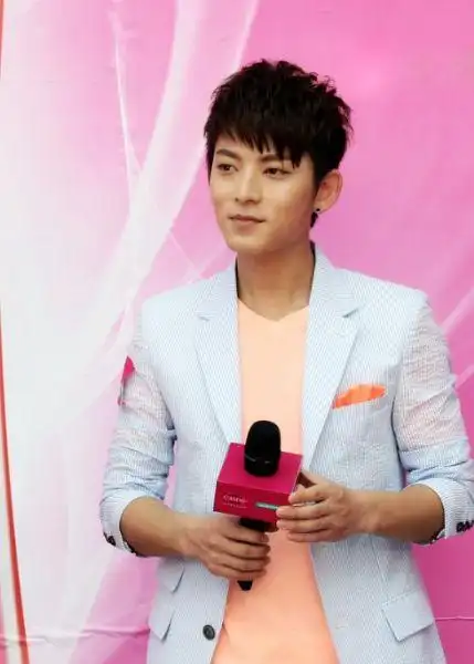 内地音乐 > 正文  新浪娱乐讯 陈翔[微博],近日受邀现身广州某活动