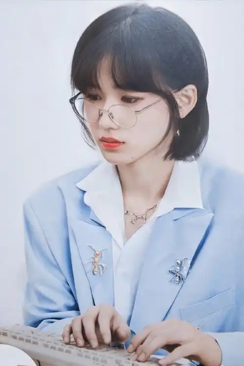 宋亚轩问自己女装漂亮吗