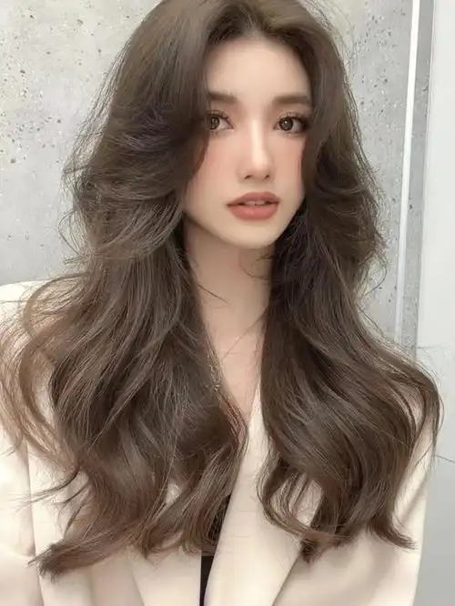 ootd超级显白的一款发色!不用担心显脸黑!染发都想要清爽