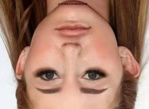 千万不要把手机倒过来看!