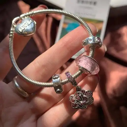 潘多拉粉色串珠手链