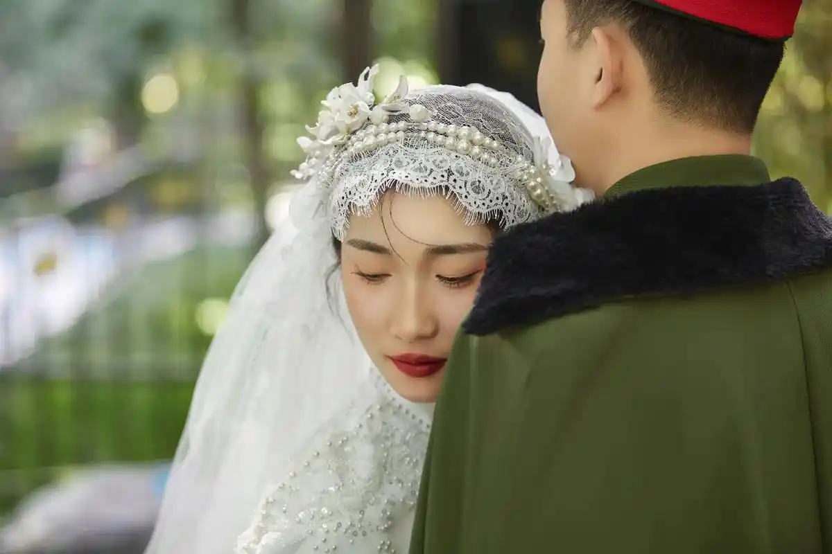 民国复古婚纱照 军阀风.#军阀与军阀太太 #客片分享婚纱照  - 抖音