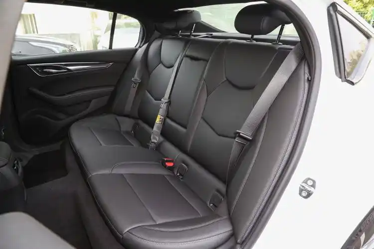 凯迪拉克ct5改款 28t 时尚运动型后排座椅