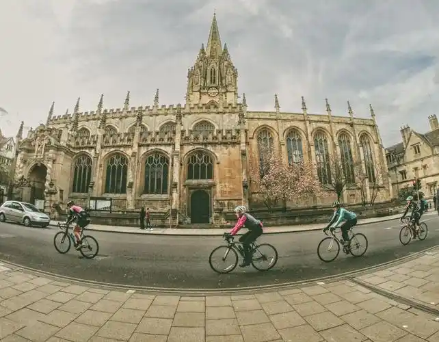 剑桥大学彼得学院旅游