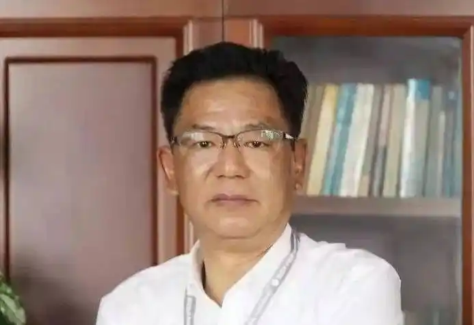 锐能微创始人:陈强1961年出生,毕业于西安交通大学半导体物理与器件