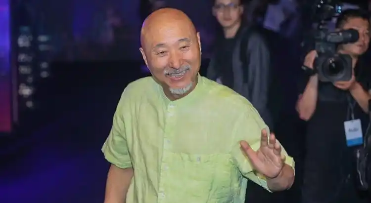 好久不见65岁陈佩斯亮相状态好极了