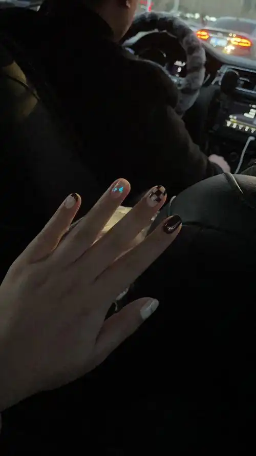 俺又做新美甲啦