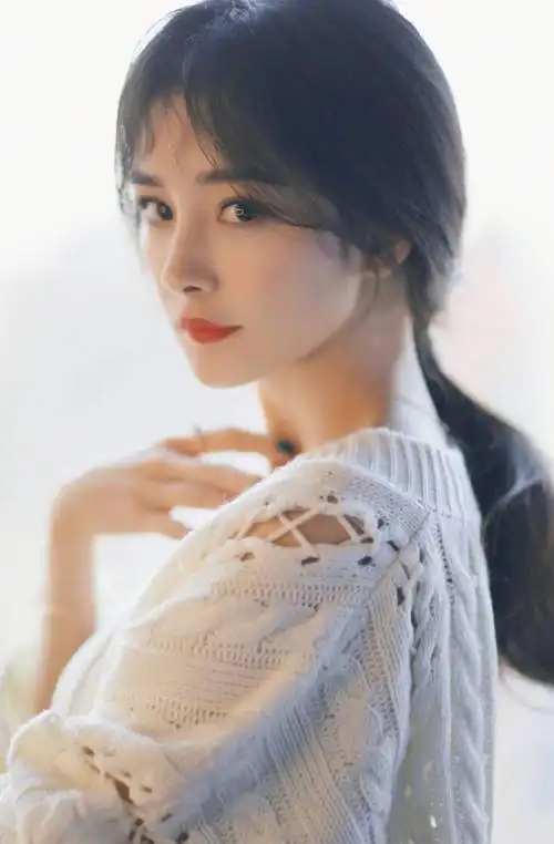 为大家介绍九位有着一双动人桃花眼的女明星,其中有没