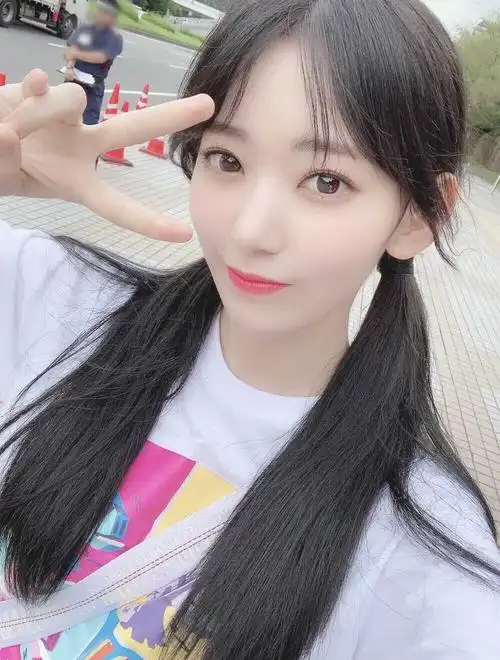 izone宫脇咲良小樱花