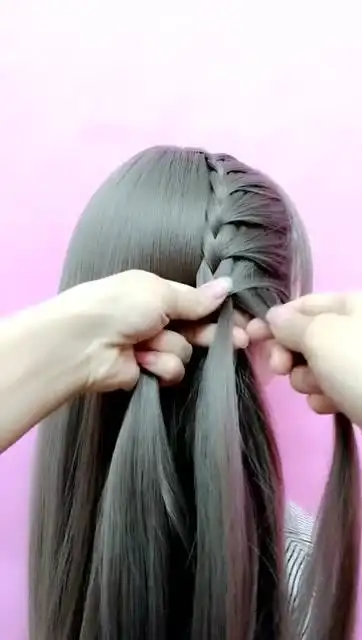 仙女们的福利,简单三股辫半披式编发,你喜欢吗?