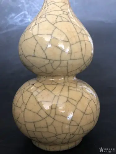哥窑米黄釉开片葫芦瓶