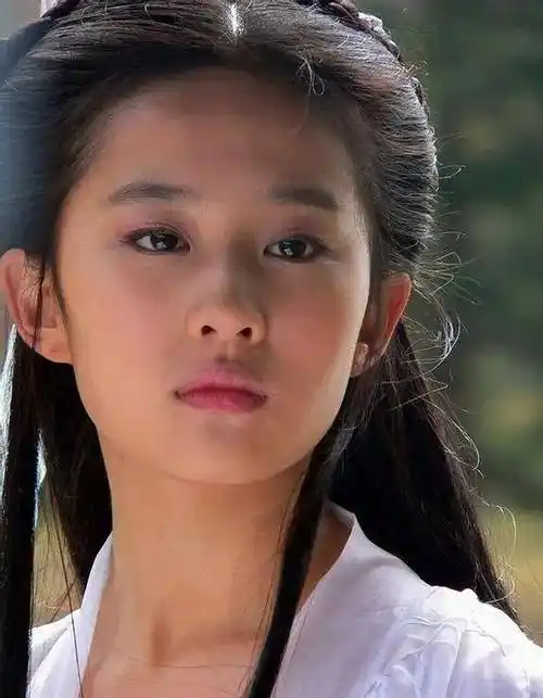 35岁刘亦菲不如56岁李若彤状态好,山寨版天仙如今一点也不仙了_仙女