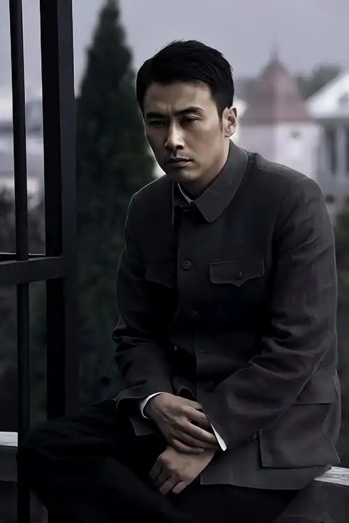 柳云龙十大经典谍战剧: br>1,《暗算》安在天 br>2,《风筝》郑耀先