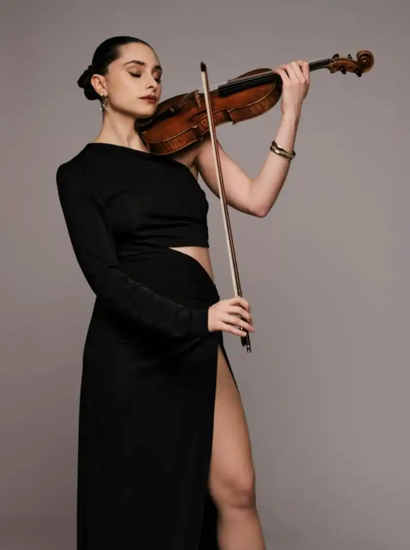 不是"神童",她凭什么成了最火的小提琴网红?