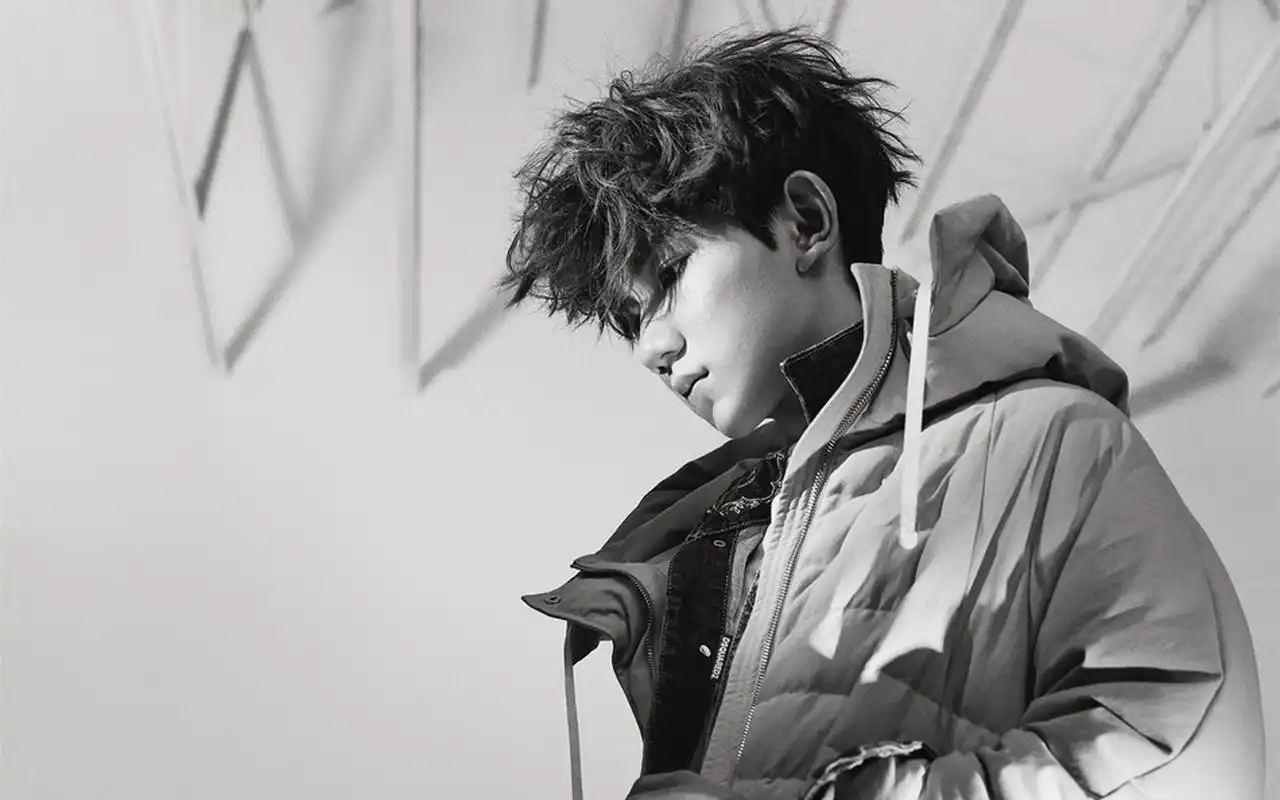 王源冷峻帅气写真图片桌面壁纸,喜欢帅哥明星王源的朋友赶紧收藏下载