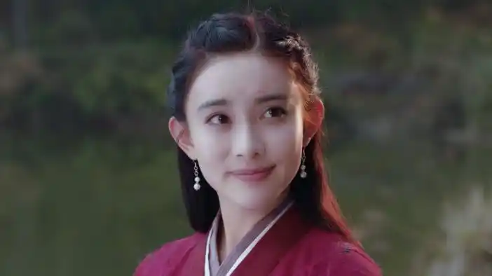 1,2014年,因出演古装传奇剧《武神赵子龙》初触荧屏.