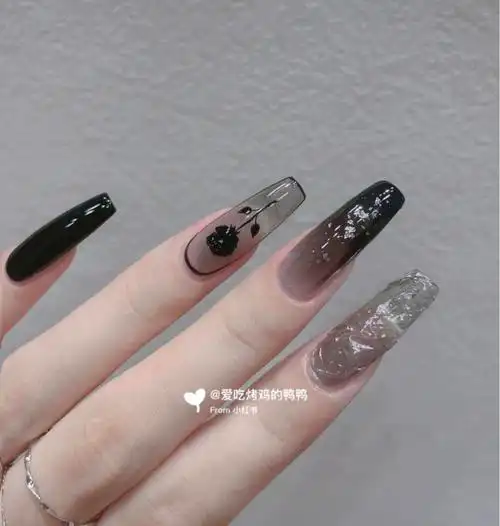 暗黑玫瑰·透黑系性冷淡风美甲|黑色美甲插图
