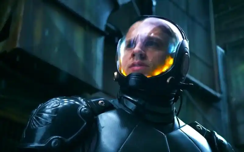 环太平洋02探戈狼02单人驾驶初代机甲探戈狼的黑人领袖