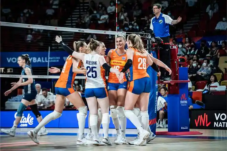 爆冷,波兰女排被横扫!