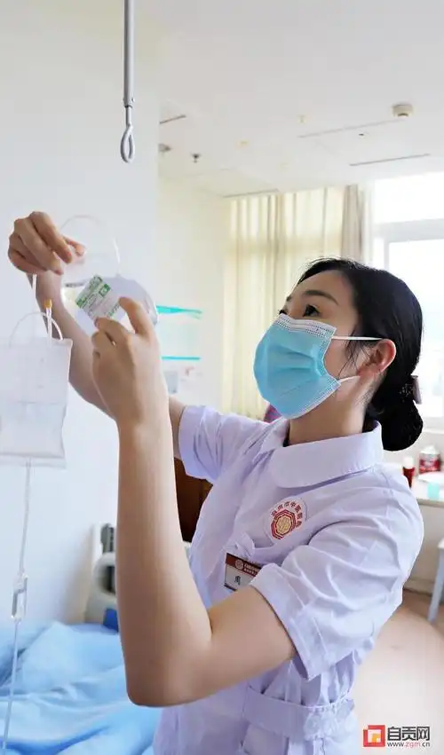 路边施救的"最美护士"找到了!