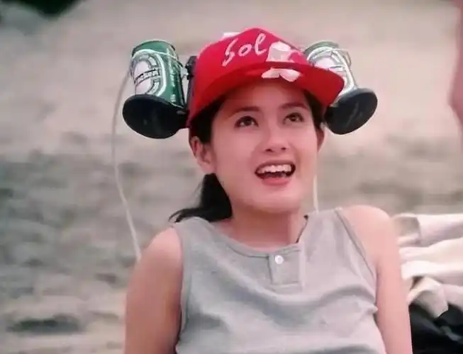 艳星李丽珍三级片的代表作火遍大街小巷三点全露有多拼