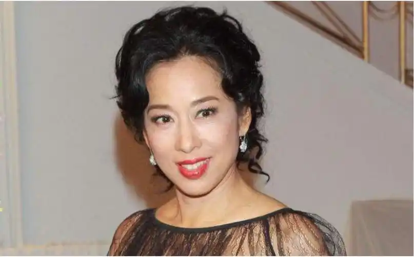 朱玲玲个人资料(64岁前港姐朱玲玲:多子多福,两嫁豪门,只因长得漂亮?