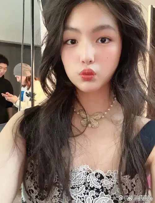 李湘女儿的画技更进步了,看来王诗龄继承了妈妈的艺术基因啊