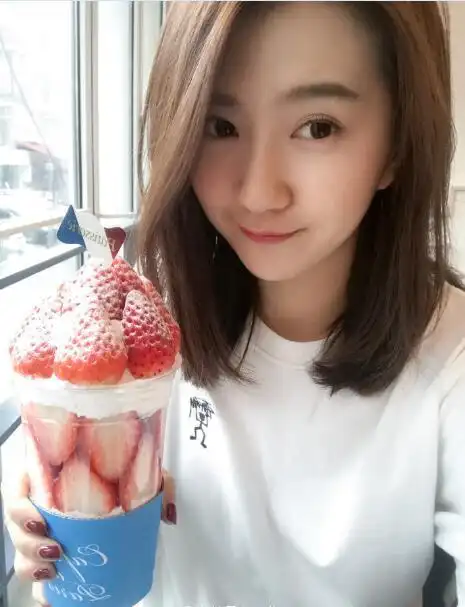 饰演《择天记》莫雨,环球小姐出身,被公司力捧,质疑声不断