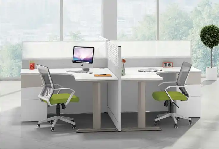 整洁舒适的工作台