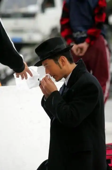 新上海滩:黄晓明饰演的许文强很酷(图) / 比乐族