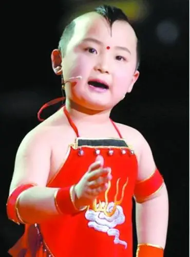 年画娃娃邓鸣贺,因白血病复发,于28日晚抢救无效去世,年仅8岁.