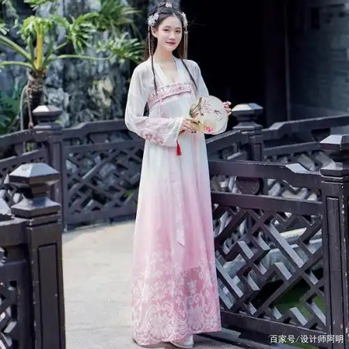 00后中国风穿搭:7图中国风汉元素日常少女抹胸裙,网友:真好看