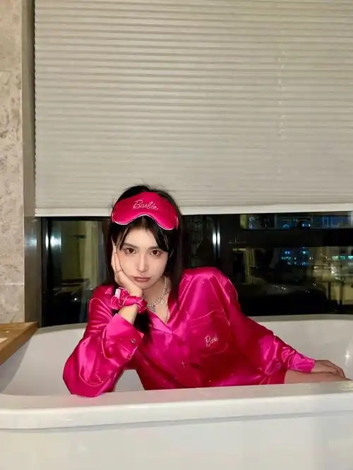 silkymiraclexbarbie的少女遐想