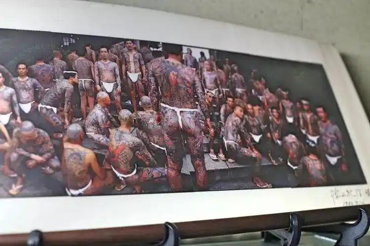 日本文身匠人三代目雕佑西的人生和美学之道 | 吉井忍的二次会