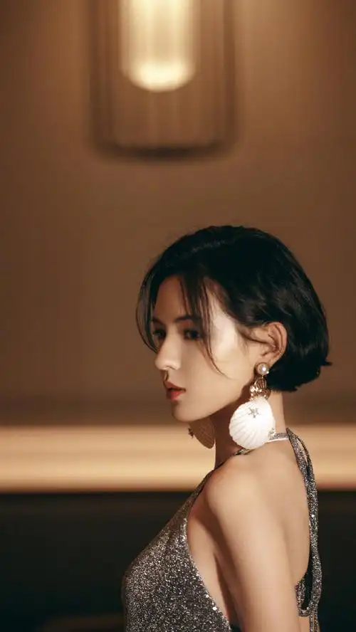 张予曦越来越性感穿吊带秀身材美得不敢认