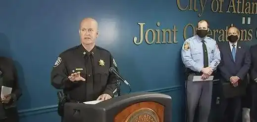 "红灯区"枪击案,杀小姐是为了治疗xing瘾